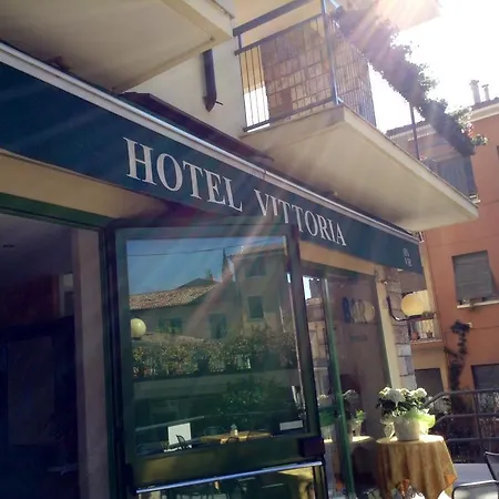 Otel Vittoria 2*