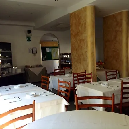 Otel Vittoria 2*