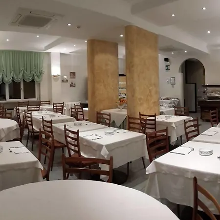 Otel Vittoria 2*
