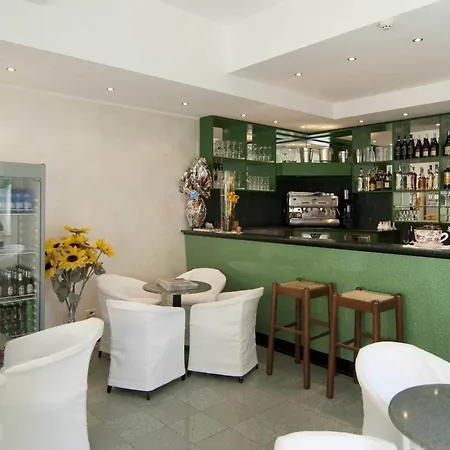 Otel Vittoria 2*